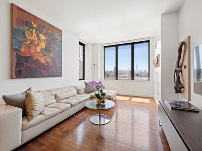 101 W 24th St APT 15C