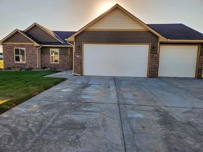 699 W Long Path Ct