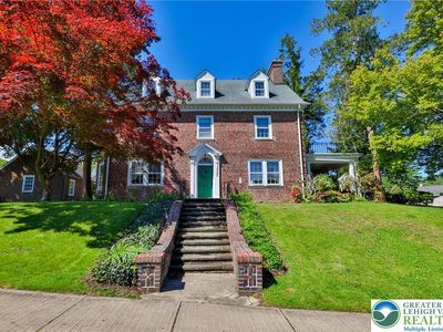 1242 Broadway