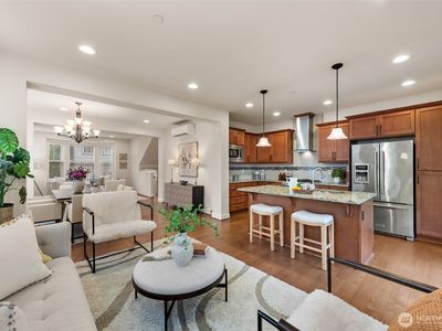 1321 Greenwich Walk NE