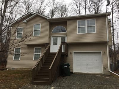 7944 Sleepy Hollow Dr