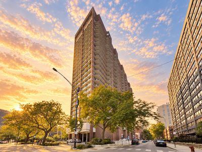 4170 N Marine Dr APT 16H