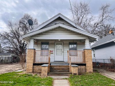 3817 Burton Ave