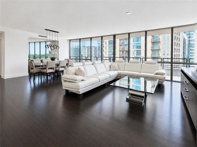 700 Park Regency Pl NE APT 1705