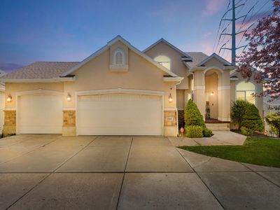 2801 N Wyndom Way
