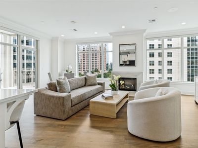 2555 N Pearl St APT 805