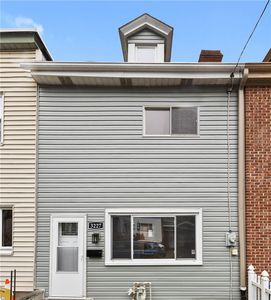 3227 Mary St