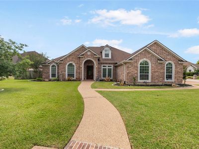 2209 Rockingham Loop