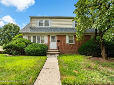 126 Grand Ave
