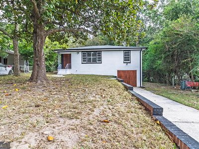 1124 N Beddingfield Dr