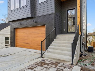 904 Douglas Ave