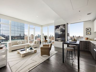 45 E 22nd St #32B