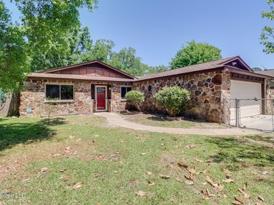6800 Oakhurst Dr