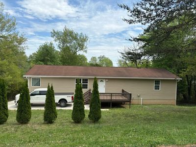 225 Laurel Dr
