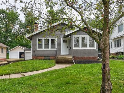 320 W 9th St S