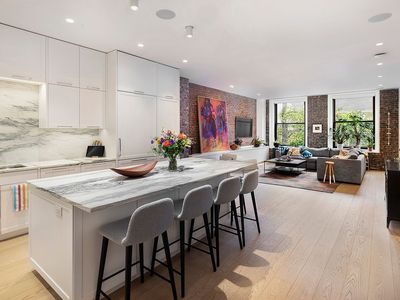 28 E 4th St APT 3W