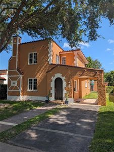 1324 Sorolla Ave
