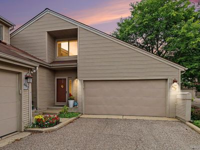 699 Charing Ct