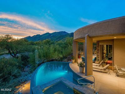 6211 N Desert Moon Loop