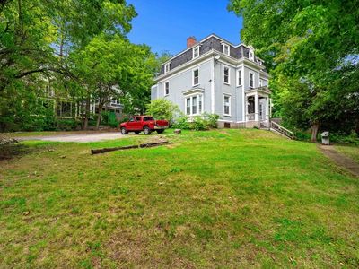 7 Maple Ave