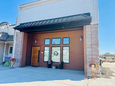 150 W Main St