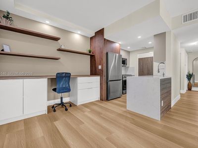 400 N Riverside Dr APT 203