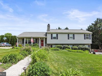 17 Ecker Ave