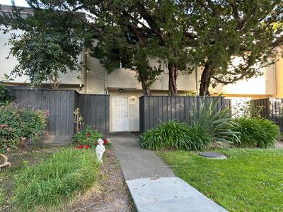 1733 Las Pravadas Court