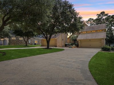 751 Lakeshore Dr