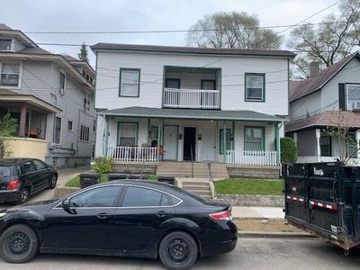 1046 Lafayette Ave SE