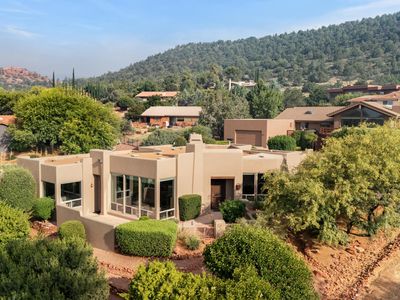 70 ROCKRIDGE Drive