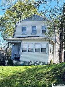 332 N 6th St