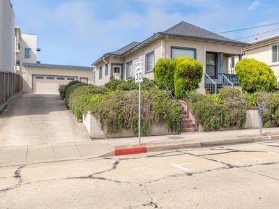 271 Foam St