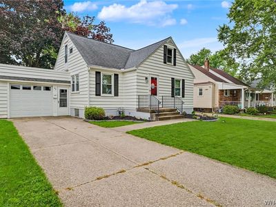 93 Greenfield Ave