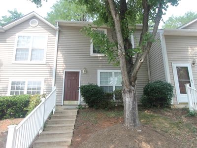 113 Waterbury Ct