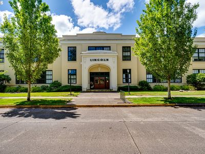 Property at 650 W 12th Ave APT 224, Eugene, OR