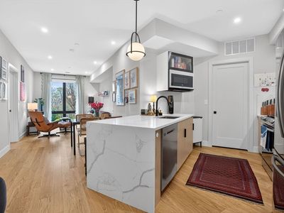 1710 Dorchester Ave #202