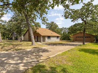 1215 Merry Oaks Dr