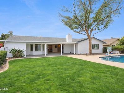 2064 E KENWOOD Circle