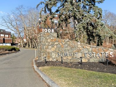 Property at 1008 Paradise Rd APT 1M, Swampscott, MA