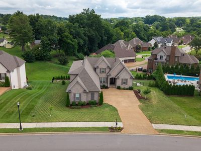 1110 Luxborough Dr