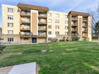 4106 N Narragansett Ave APT 208