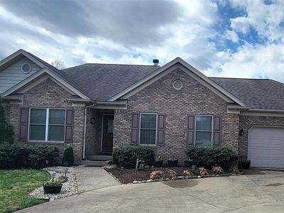 564 Charlemagne Blvd