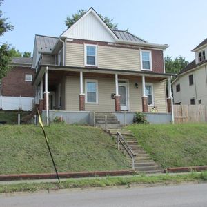 Property at 627 Bullitt Ave SE, Roanoke, VA