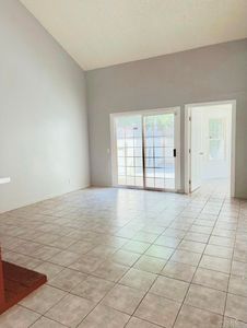 1135 Manzana Way