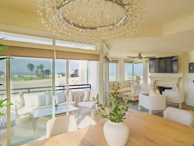 2689 Ocean Front Walk