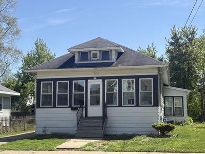 843 Vine Ave