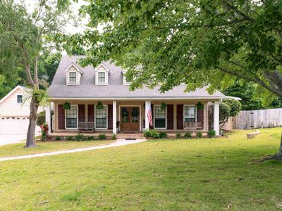 2351 Inverness Dr