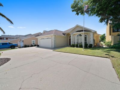 2517 Country Club Dr