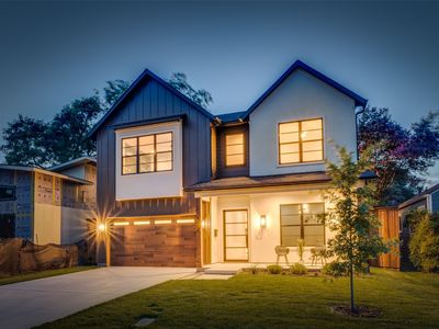 8915 Forest Hills Blvd